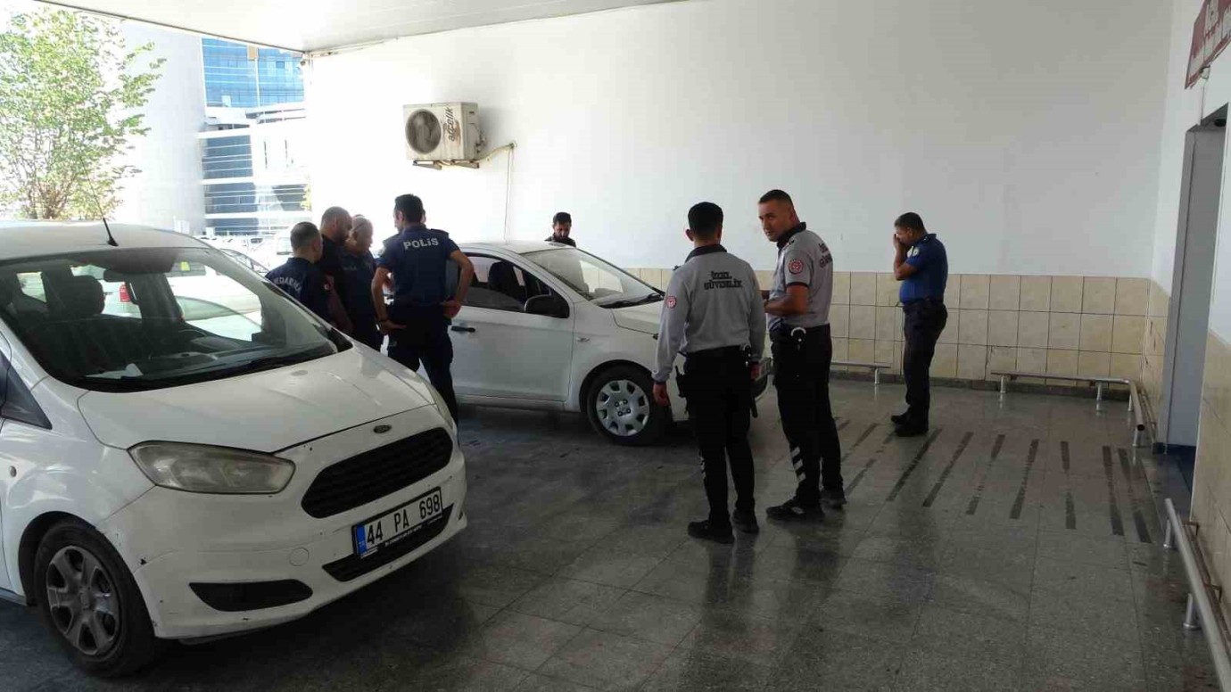 Eşi Tarafından Göğsünden Vurulan Kadın Hayatını Kaybetti