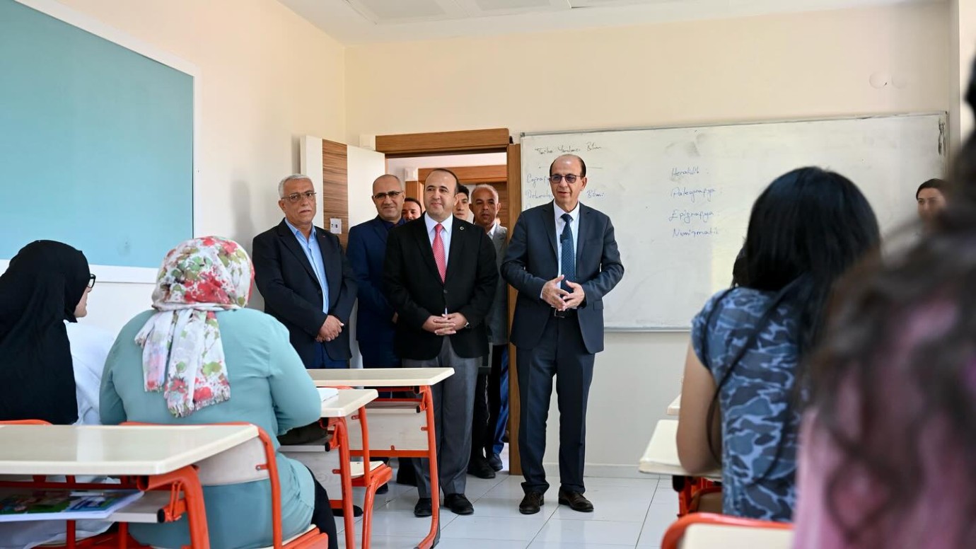 Yeşilyurt Belediyesi Öğrenciler İçin Ücretsiz YKS ve LGS Kursları Düzenliyor