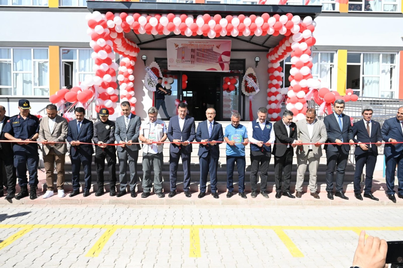 Hollandalı Gurbetçiler Hatunsuyu Mahallesinde Okul Yaptırdı 