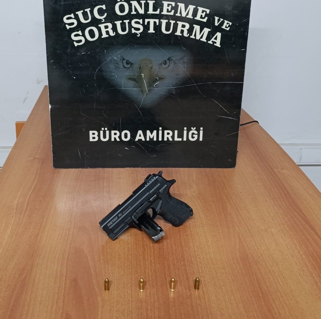 İş Yerinde Silahla Oynarken Kazara Kendini Yaraladı