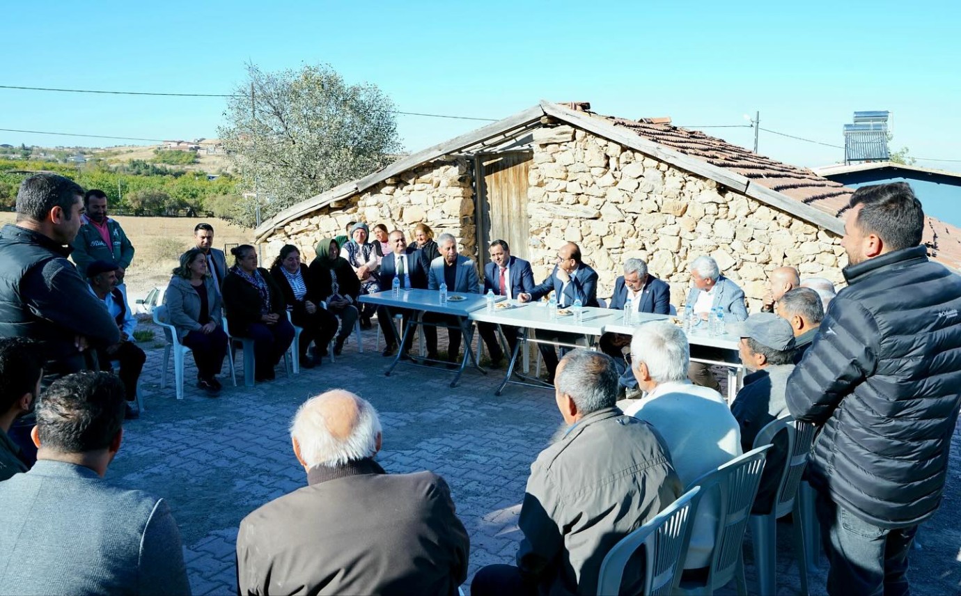 İkizce Mahallesini Ziyaret Eden Başkan Geçit, Talepleri Birebir Dinledi