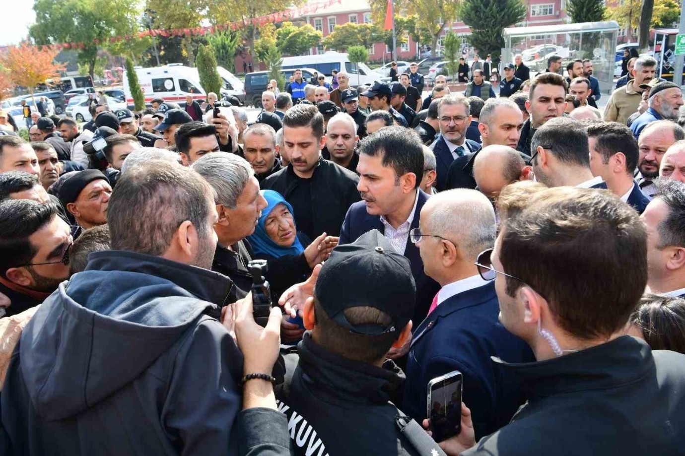 Bakan Kurum Deprem Sonrası Devam Eden Çalışmaları İncelemek İçin Malatya’ya Geldi