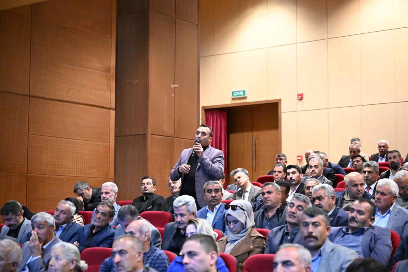 Vali Seddar Yavuz Muhtar Dernekleriyle Bir Araya Geldi
