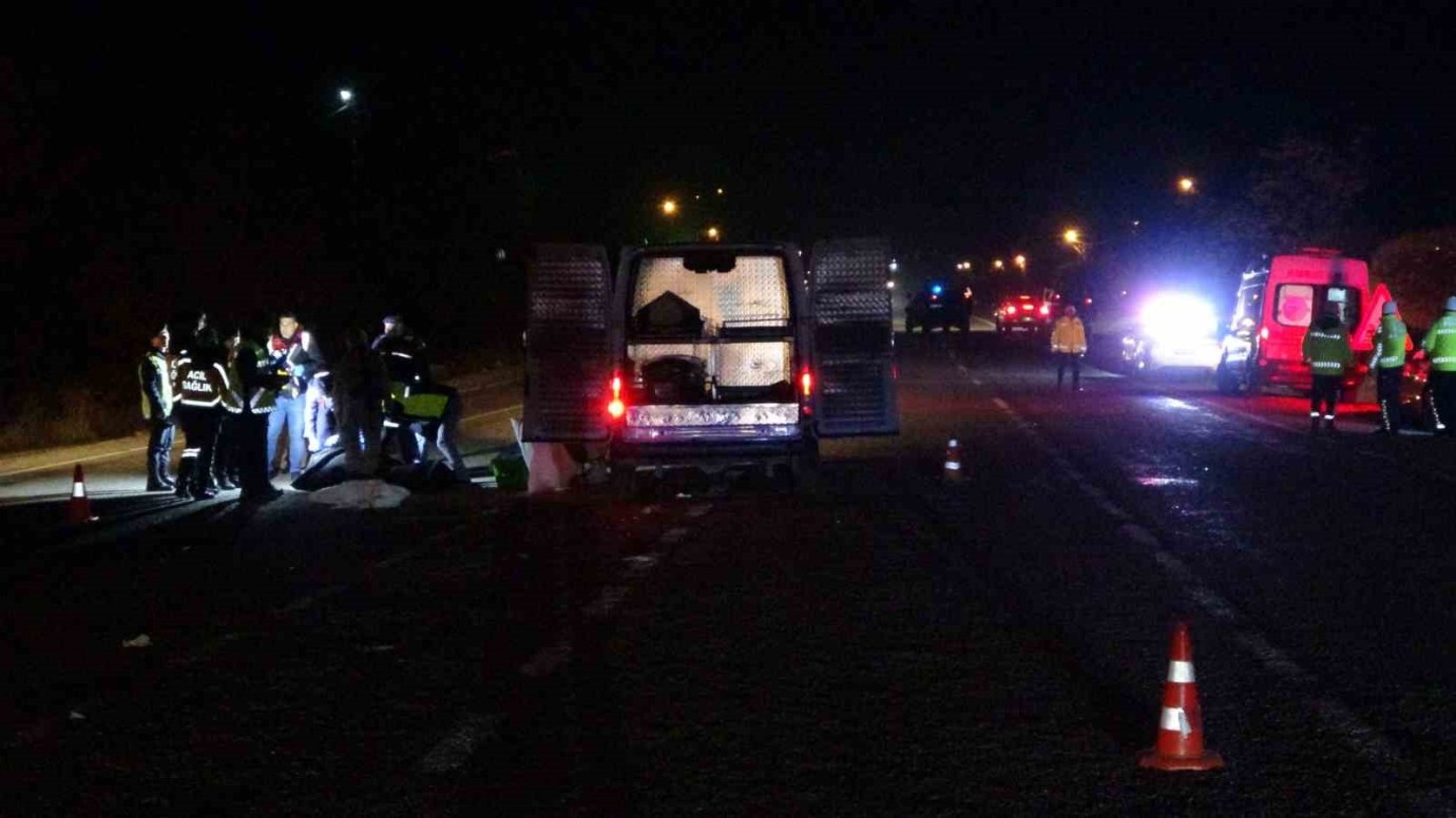  Yeşilyurt Oluklu Mevkiinde Feci Trafik Kazası Sonucu 2 Kişi Hayatını Kaybetti