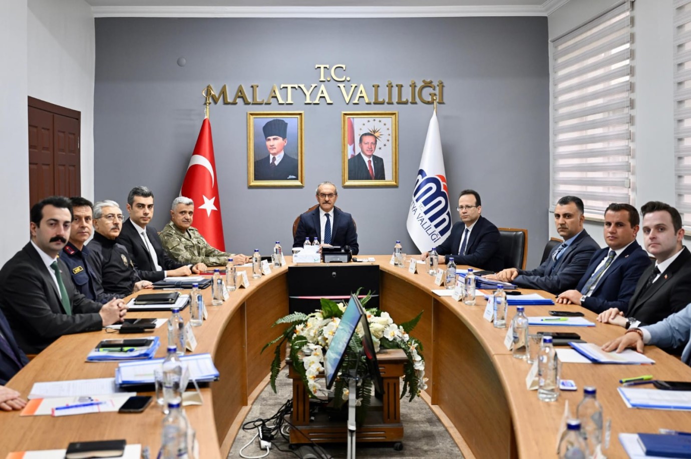 Vali Yavuz,Kasım Ayı Güvenlik ve Asayiş Verilerini Paylaştığı Basın Toplantısı Düzenledi