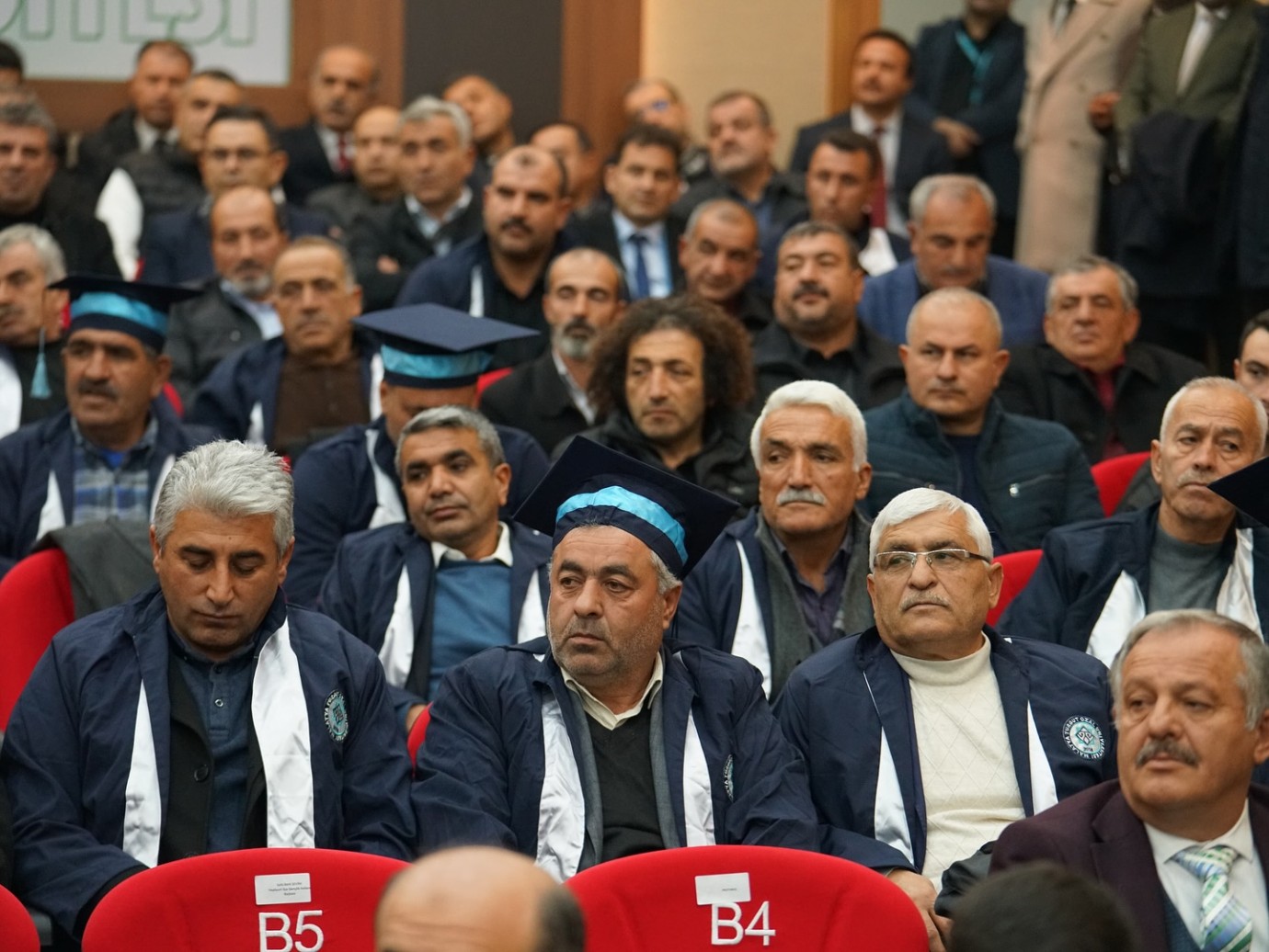 Muhtarlık Akademisi Eğitimine Katılan Muhtarlara Sertifikaları Törenle Verildi
