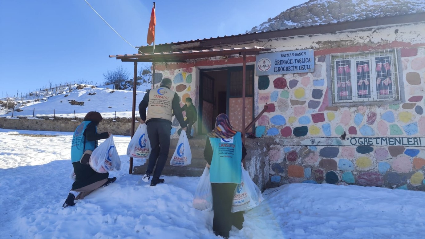 Cansuyu Derneği Bağışları Adreslerine Ulaştırıyor
