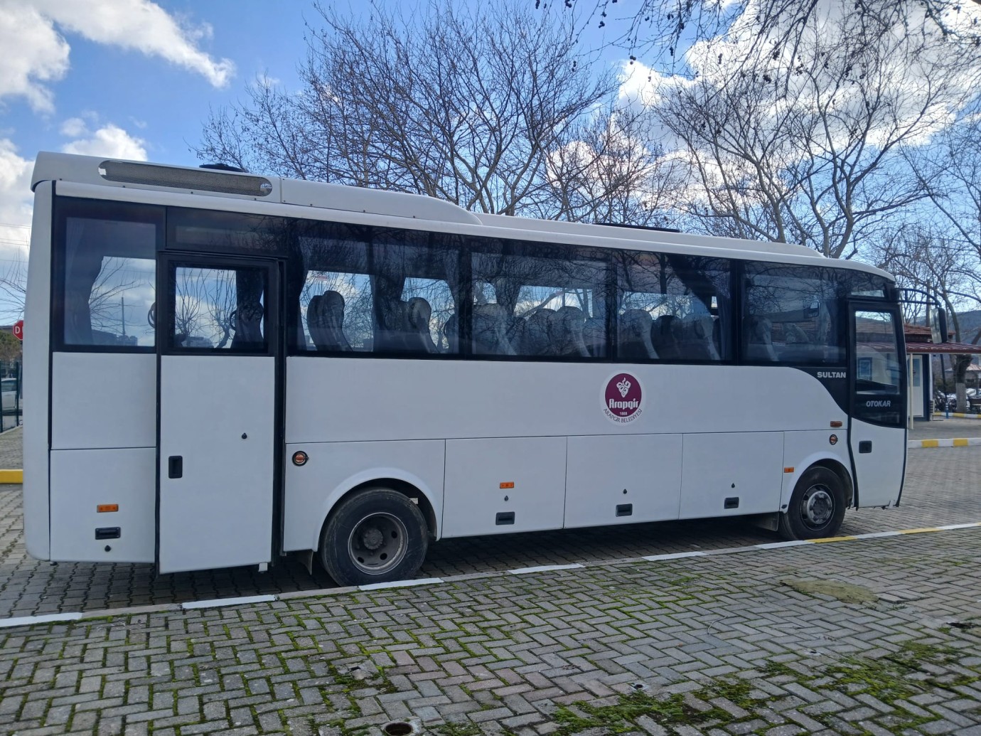 Muğla Büyükşehir Belediyesi Yazıhan ve Arapgir Belediyelerine Araç Hibe Etti