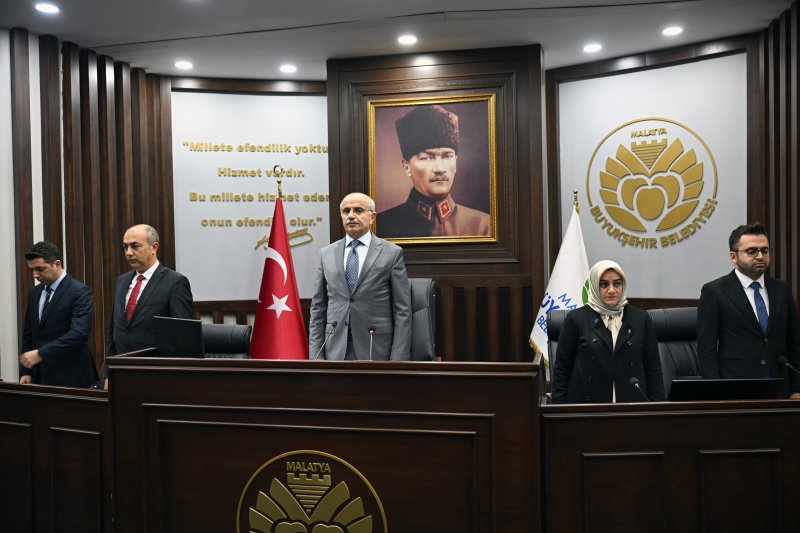 Başkan Sami Er,''80 Bin Hak Sahibimiz Var Ama 95 Bin Konutun İhalesi Tamamlandı
