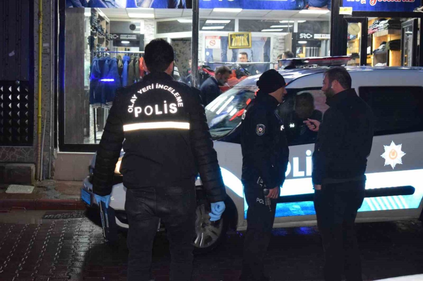 Malatya İnönü Caddesinde Meydana Gelen Bıçaklı Kavga Sonucu 3 Kişi Yaralandı