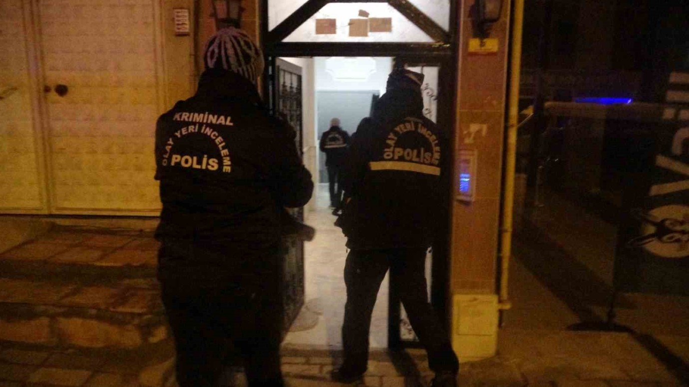 Hacı Abdi Mahallesi’nde 6’ncı Kattan Düşen Kadın Ağır Yaralandı