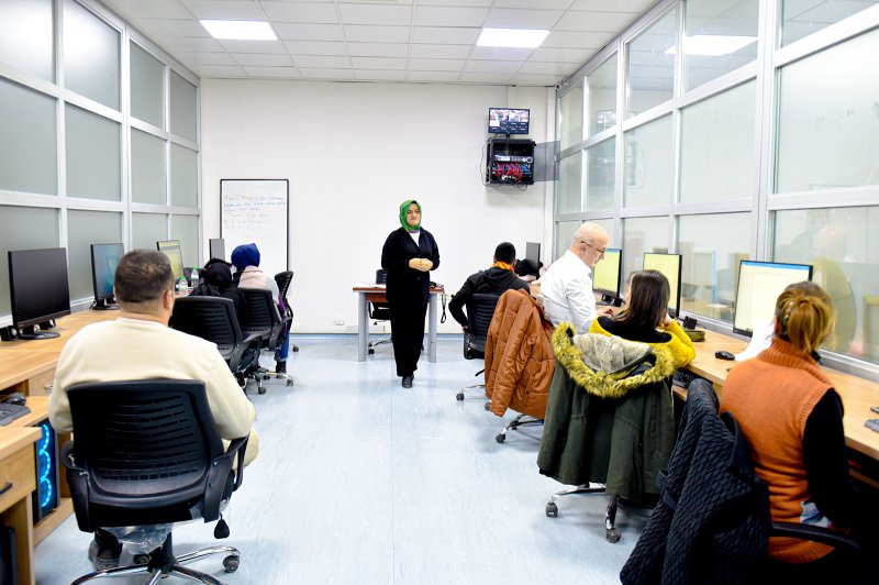 Büyükşehir Belediyesinden Engellilere Yönelik Bilgisayarlı Muhasebe Kursu