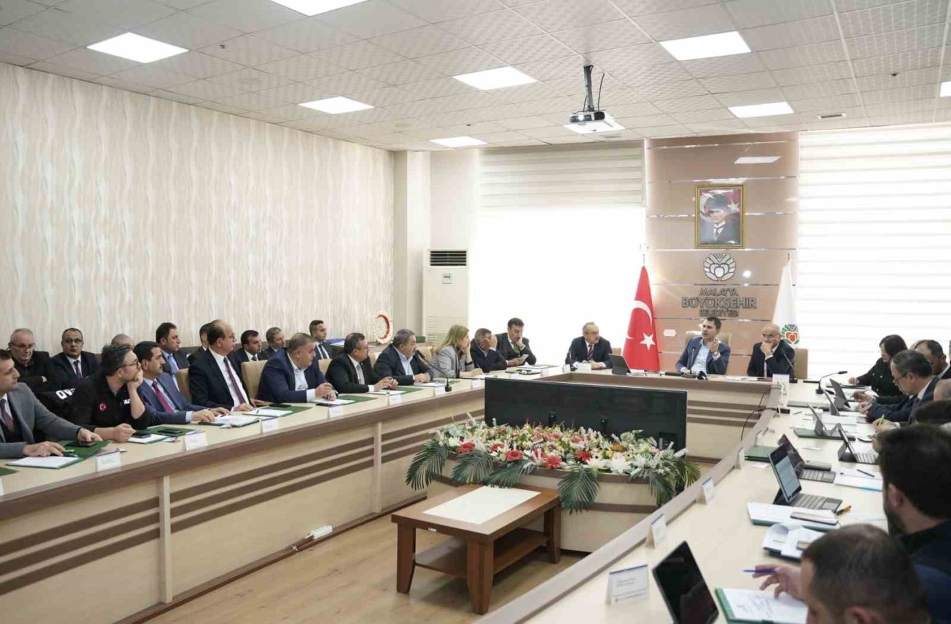 Bakan Murat Kurum Bir Dizi Temaslarda Bulunmak İçin Malatya'ya Geldi