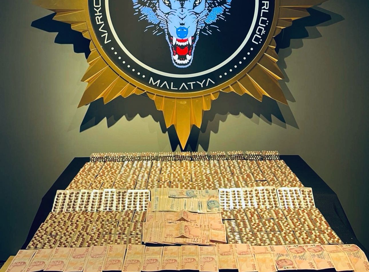 Narkotik Ekiplerinden Uyuşturucu Tacirlerine Darbe