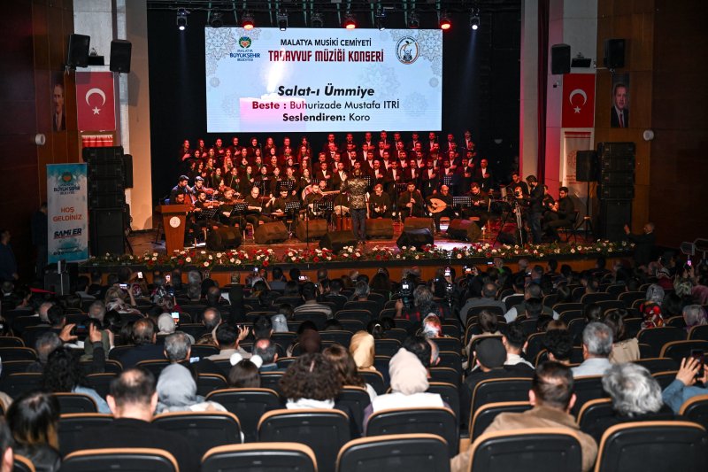 Malatya Musiki Cemiyeti Dinleyicileri Mest etti