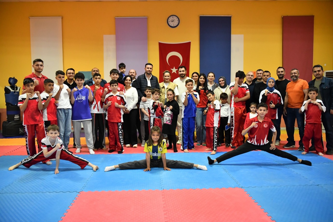 Milli Boksör Hatice Akbaş Genç Sporcularla Deneyimlerini Paylaştı