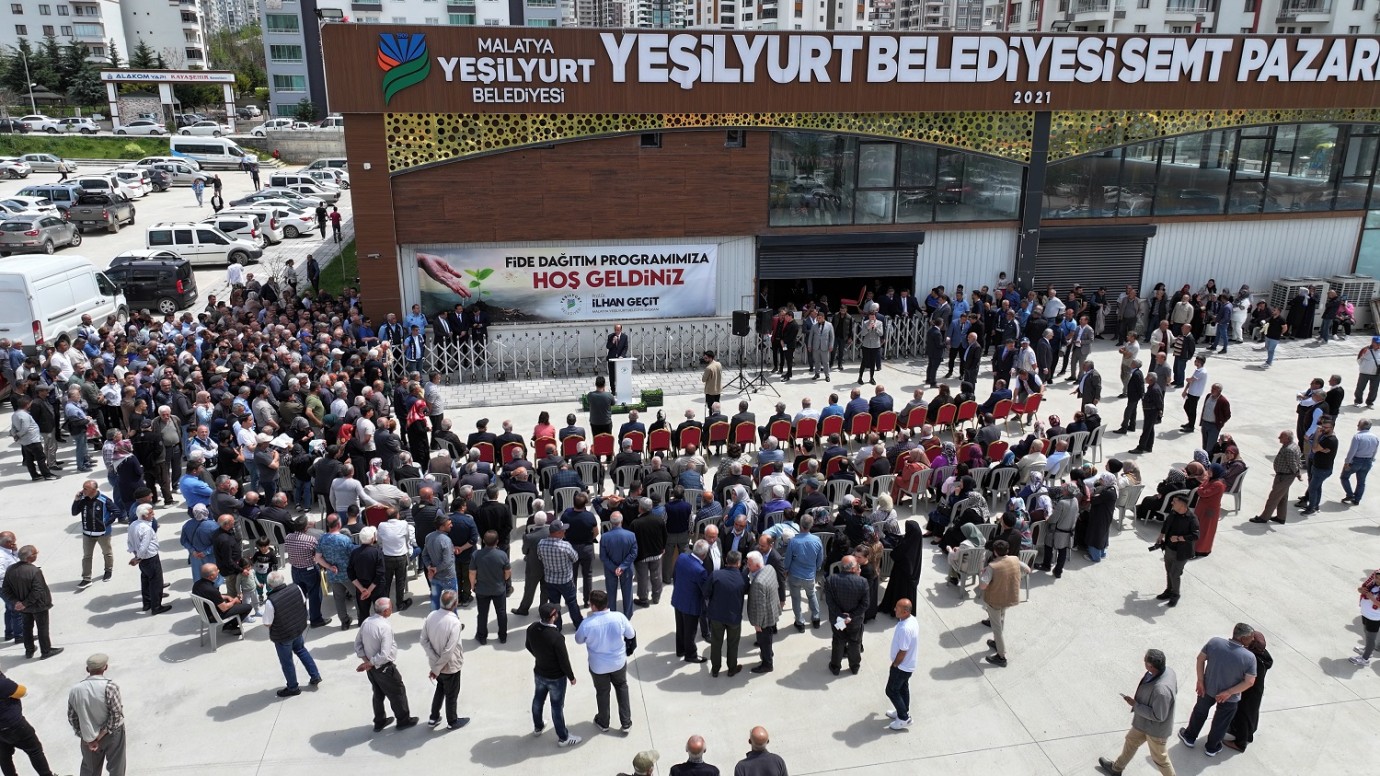 Yeşilyurt Belediyesi,Üreticilere Sunduğu Tarımsal Hizmetleri Artırarak Sürdürüyor