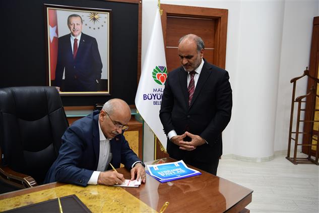 Büyükşehir Belediye Başkanı Sami Er, Kurban Vekaletini Türkiye Diyanet Vakfına Verdi