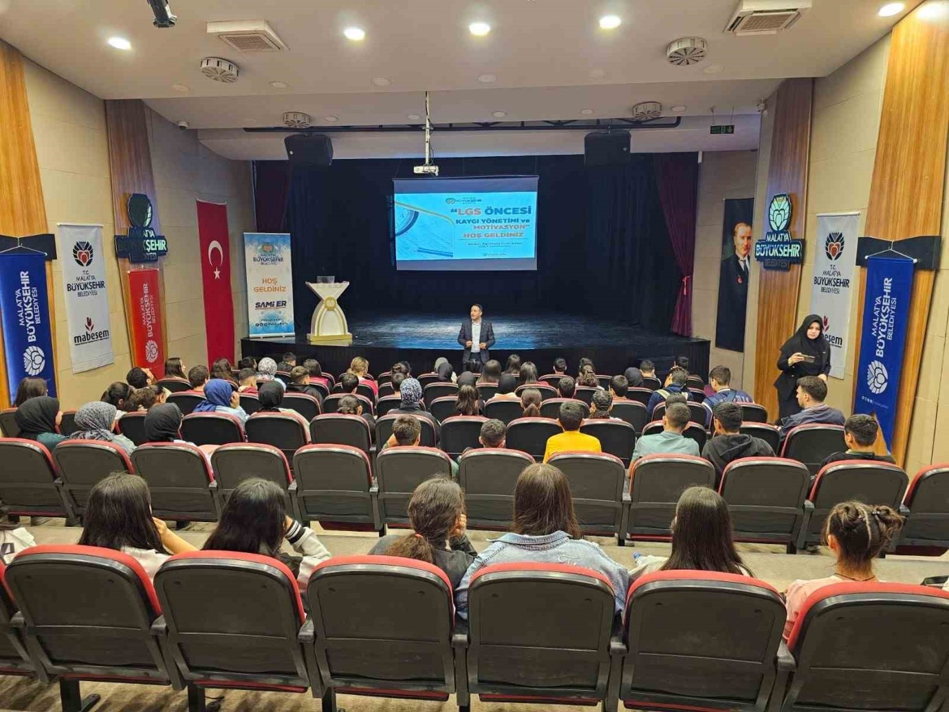 Büyükşehir Belediyesi'nden Öğrencilere Anlamlı Seminer