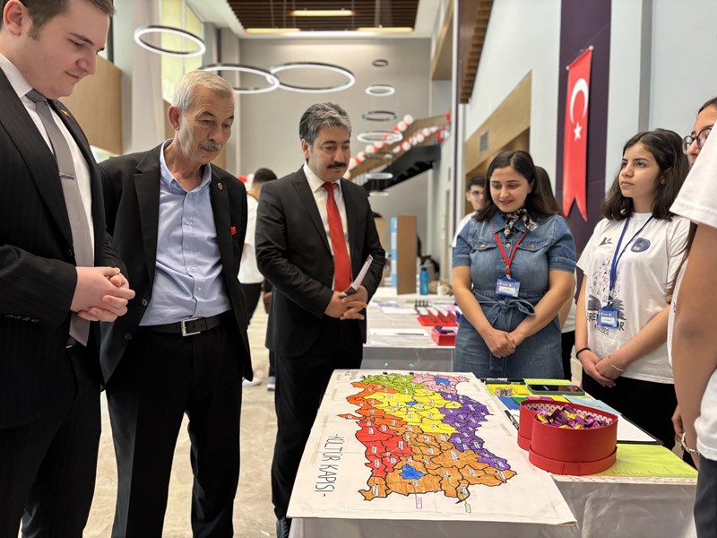Arapgir Kerem Aydınlar Fen Lisesi'nin Genç Mucitleri Projelerini Sergiledi