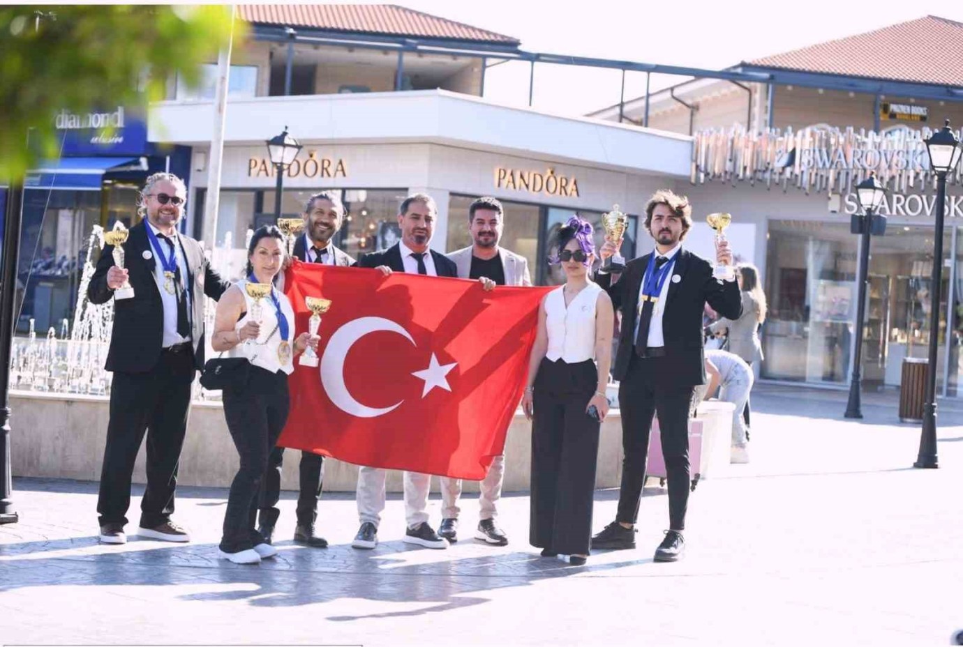 Malatyalı Kuaför Şener Eroğlu'ndan Bir Tarihi Başarı Daha
