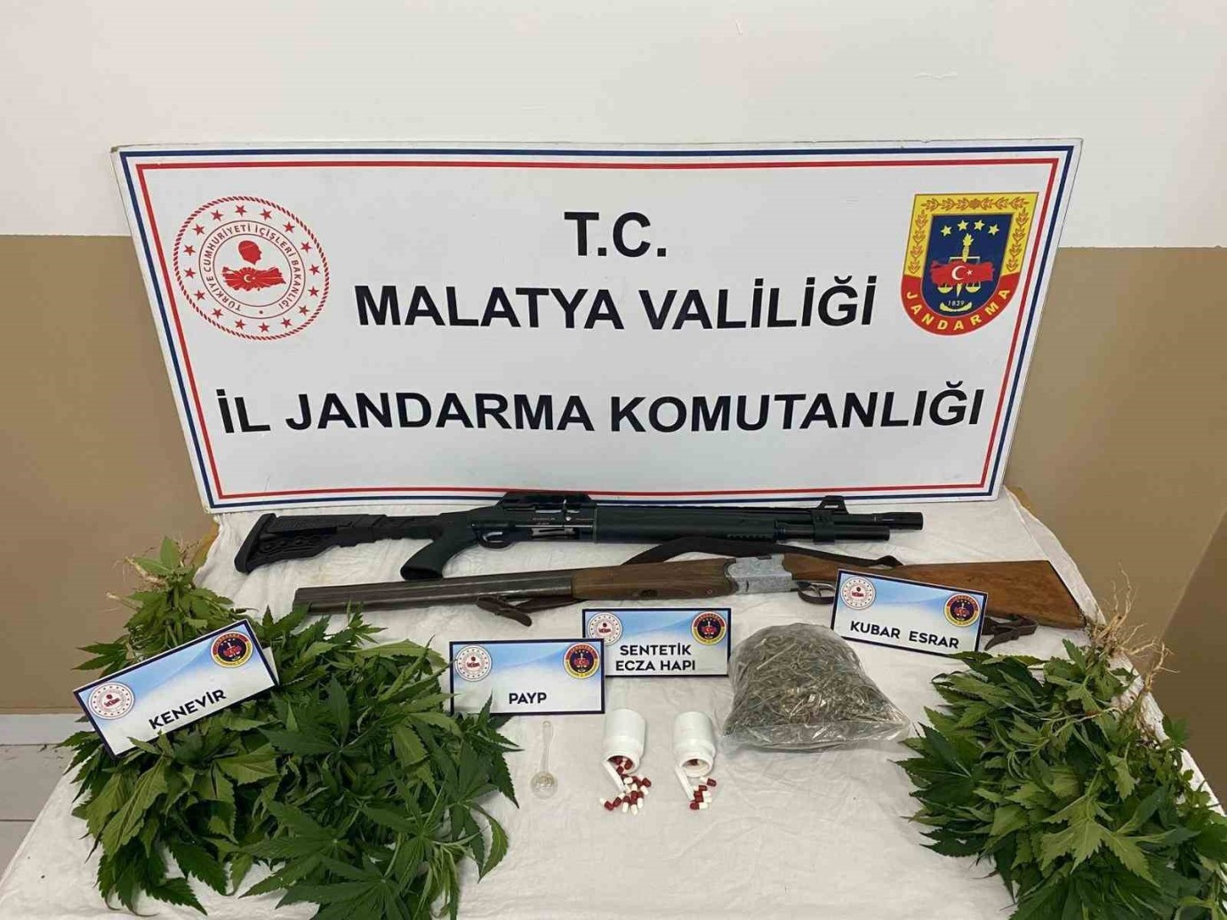 Jandarma'nın Düzenlediği Uyuşturucu Operasyonunda 6 Şahıs Gözaltına Alındı