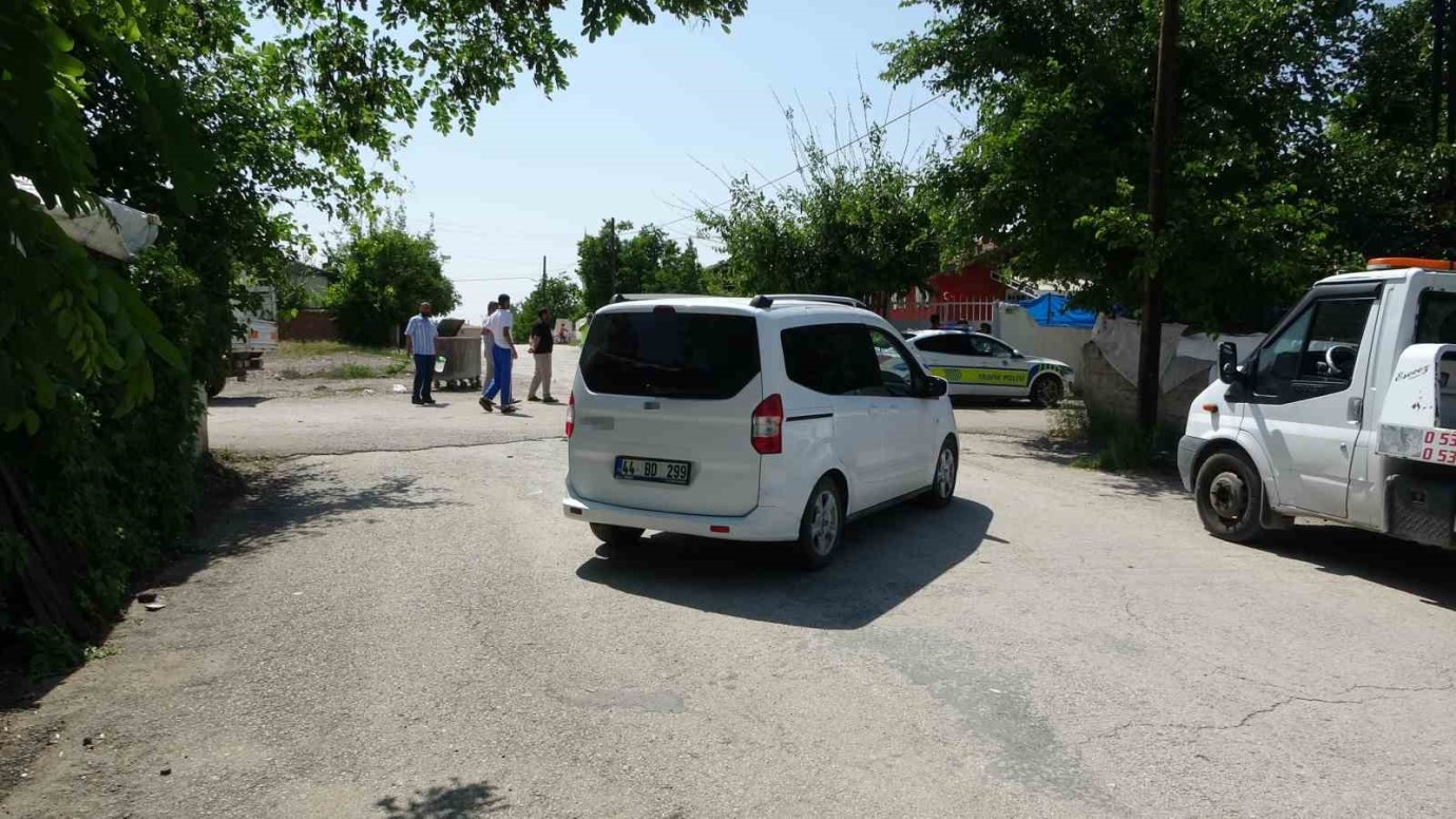 2 Aracın Karıştığı Trafik Kazasında 4 Kişi Yaralandı