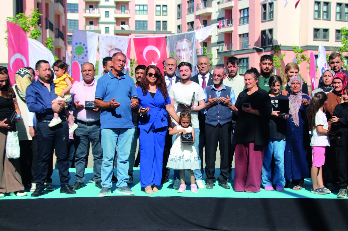 Depremlerden 2,5 Yıl Sonra İlk İş Yerleri Teslim Edildi