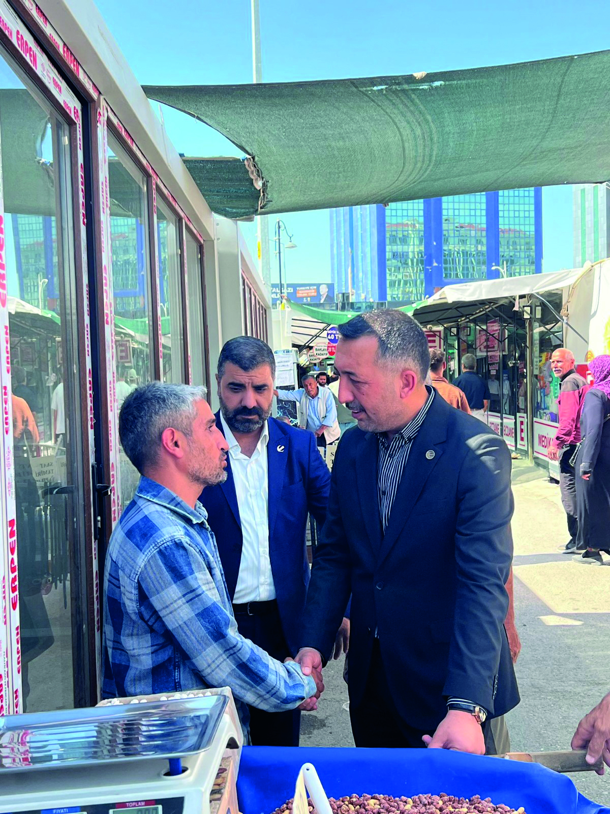 Akpınar Esnaf Çarşısını Gezen YRP’li Kılıç Sert Konuştu