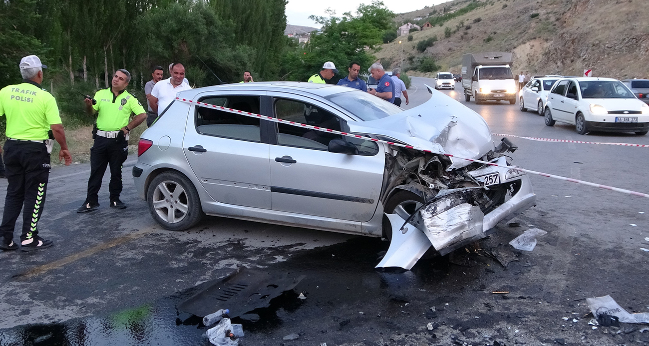 Konak Mahallesi’nde Yaşanan Trafik Kazasında 11 Kişi Yaralandı