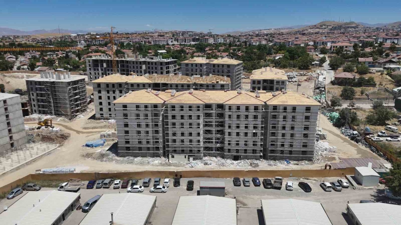 Kiltepe Mahallesi’nde İnşa Edilen 770 Deprem Konutunun Yıl Sonuna Teslimi Planlanıyor