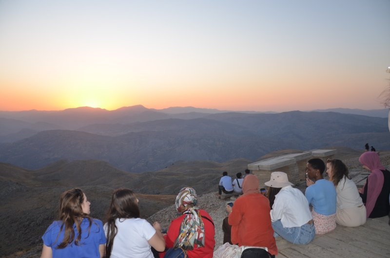 15 Ülkeden Malatya’ya Gelen Misafirler,Nemrut Dağı'nı Ziyaret Ettiler