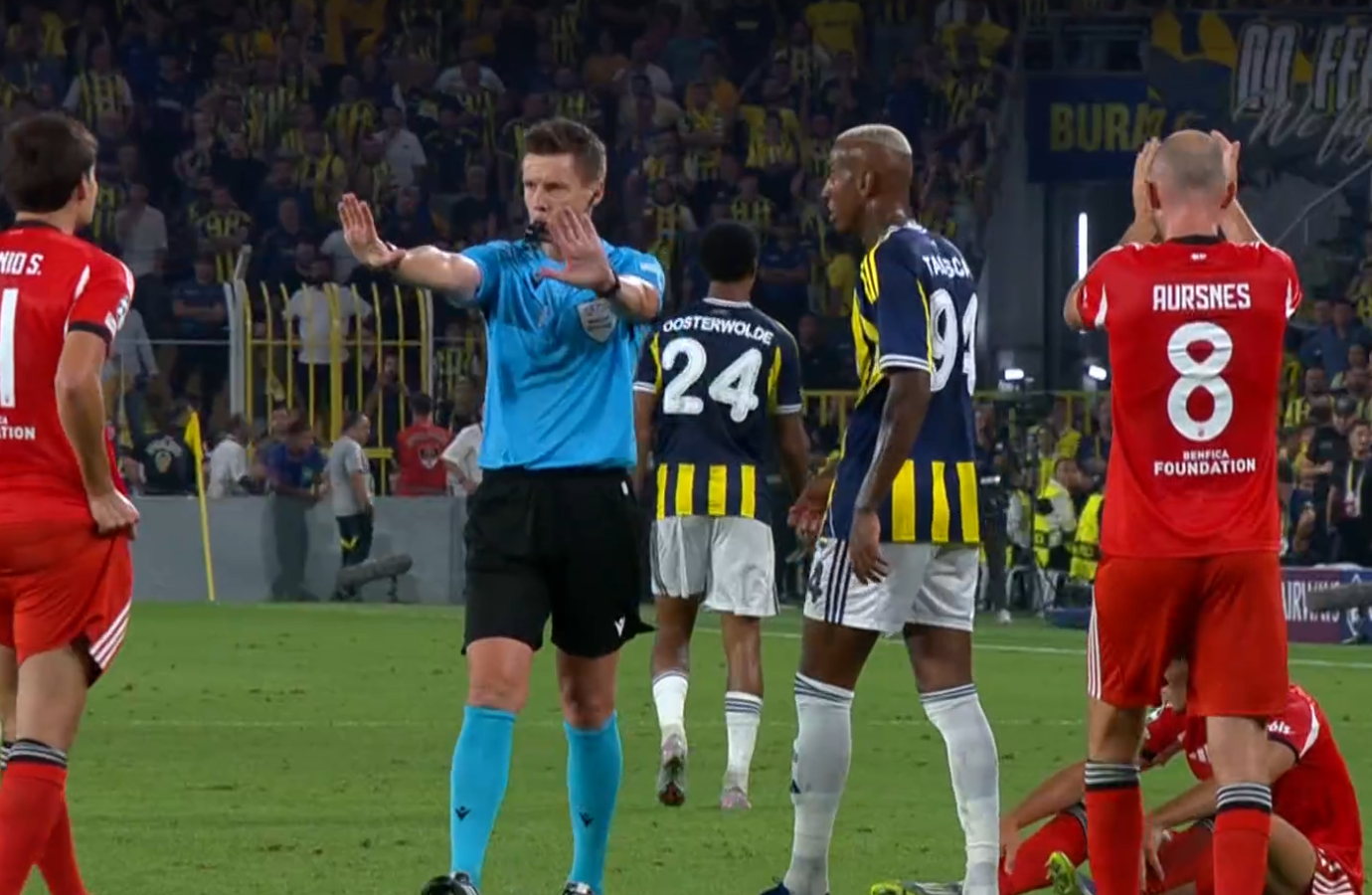 Fenerbahçe Turu Rövanşa Bıraktı: 0-0 