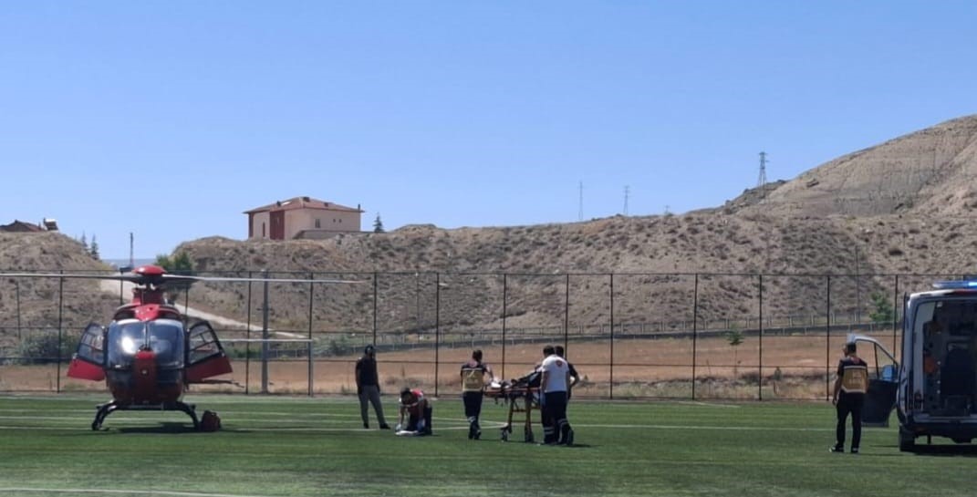 Ambulans Helikopter,Yaşlı Adama Şifa İçin Havalandı