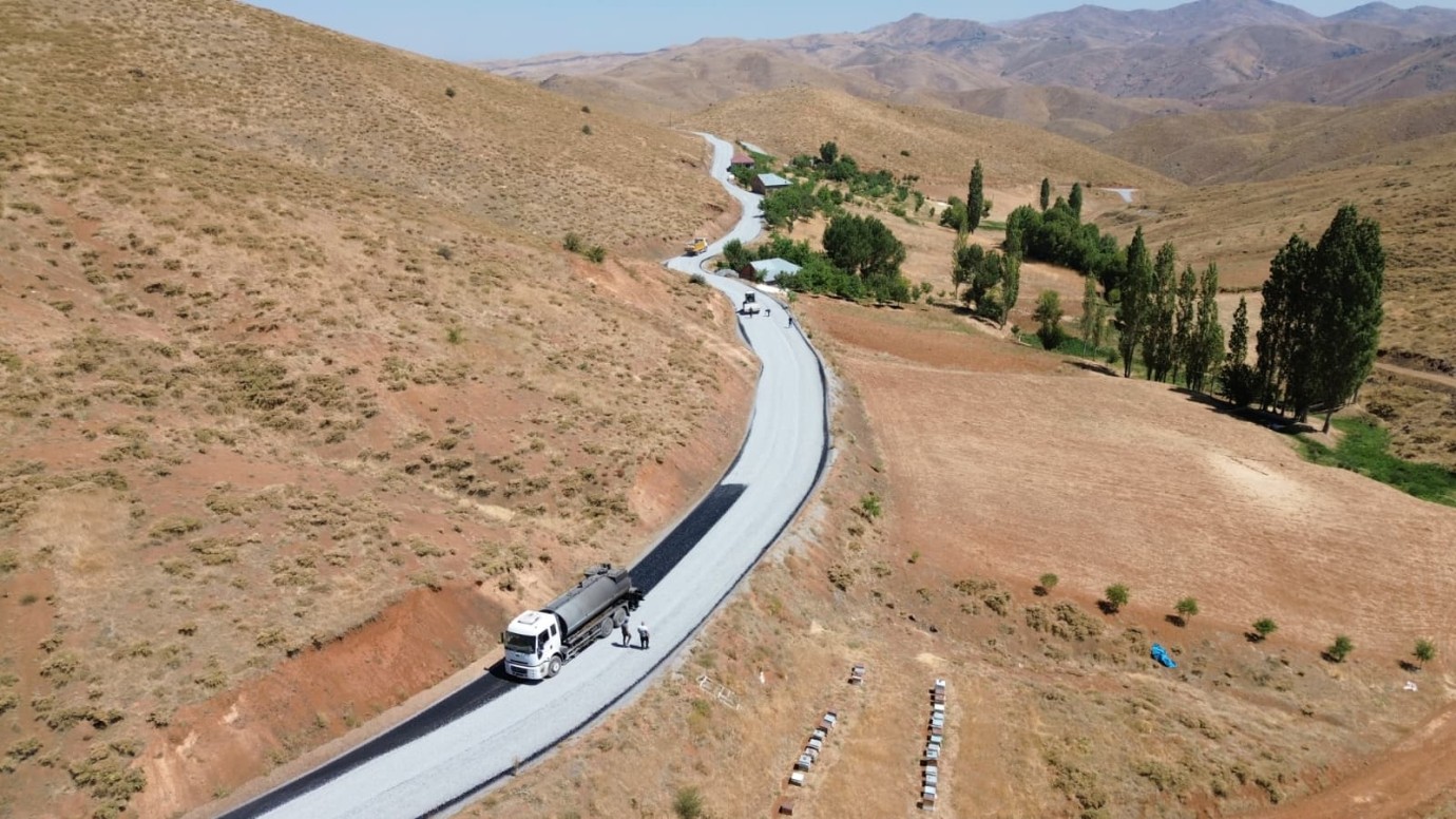 Gülümuşağı Mahallesi'nin Yol Standartları Hızla Yükseliyor
