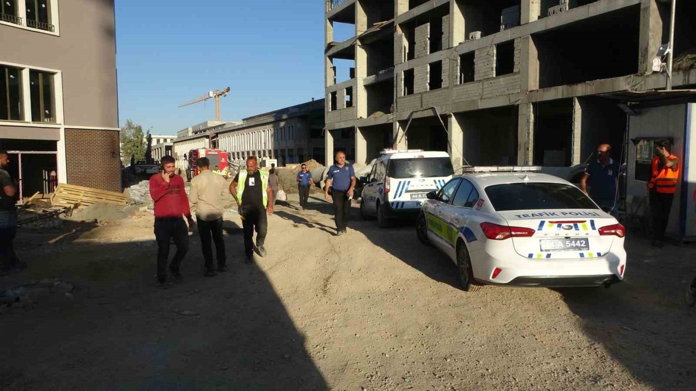 Malatya’da Çarşı İnşaatında Meydana Gelen Göçük Sonucu 1 Kişi Hayatını Kaybetti
