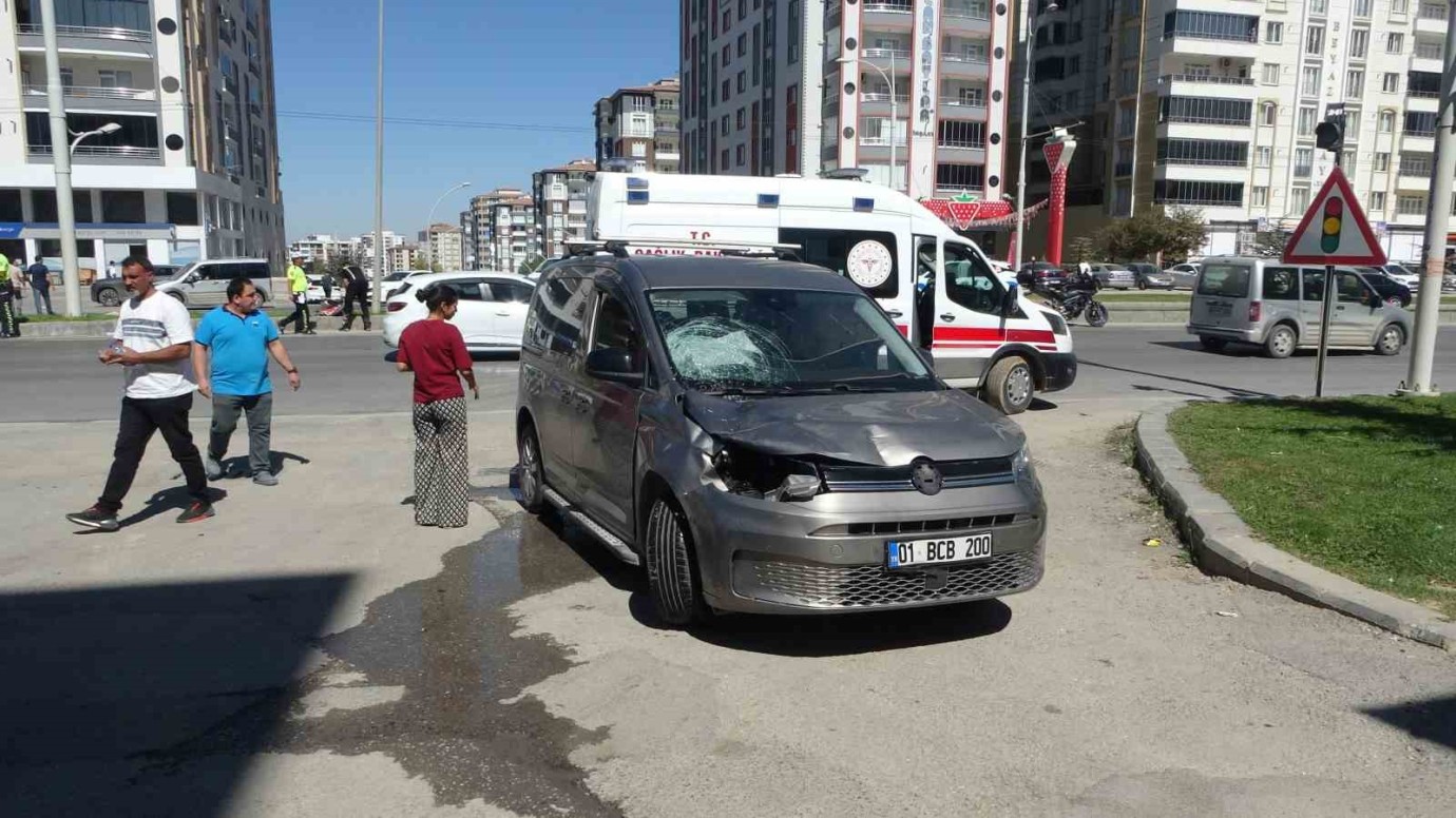 Malatya-Elazığ Karayolunda Yaşanan Trafik Kazasında Anne ve 2 Çocuğu Ağır Yaralandı 