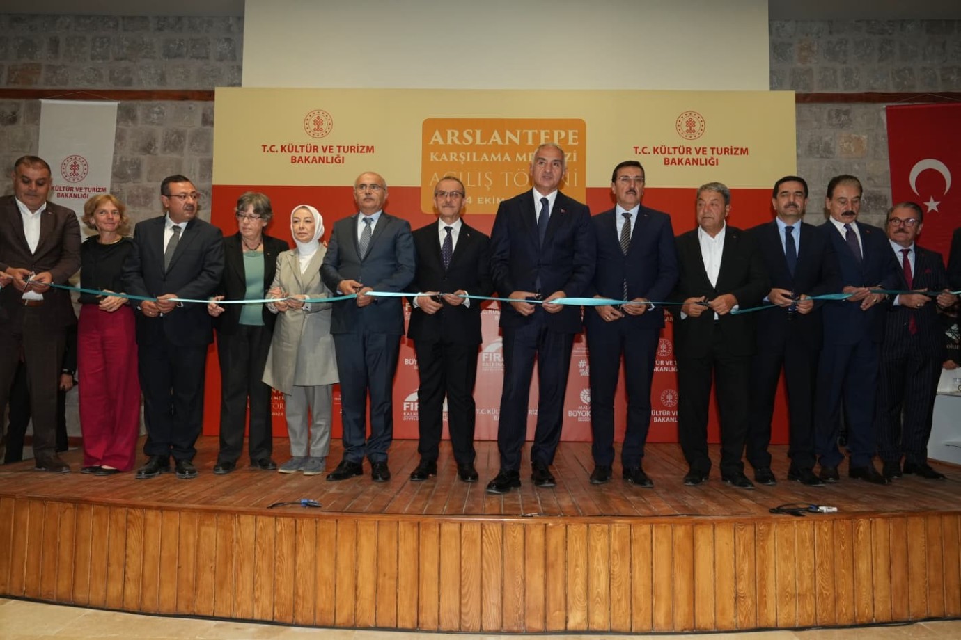 Bakan Mehmet Nuri Ersoy: 