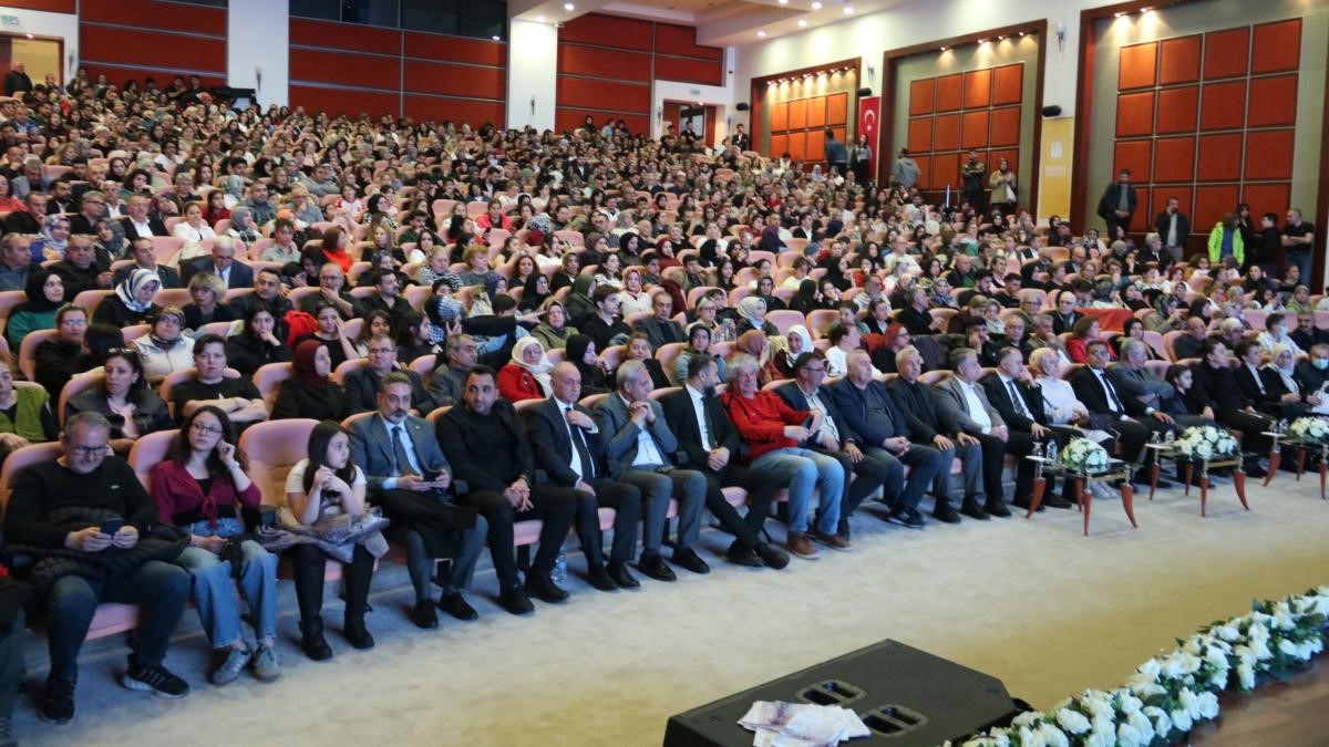 İnönü Üniversitesi Personel Korosundan Müzik Ziyafeti