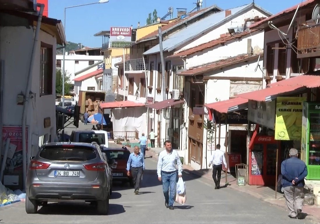Malatya'da Eğitim Yüksek, Refah Düşük! Her 3 Kişiden 2’si Yaşam Mücadelesi Veriyor