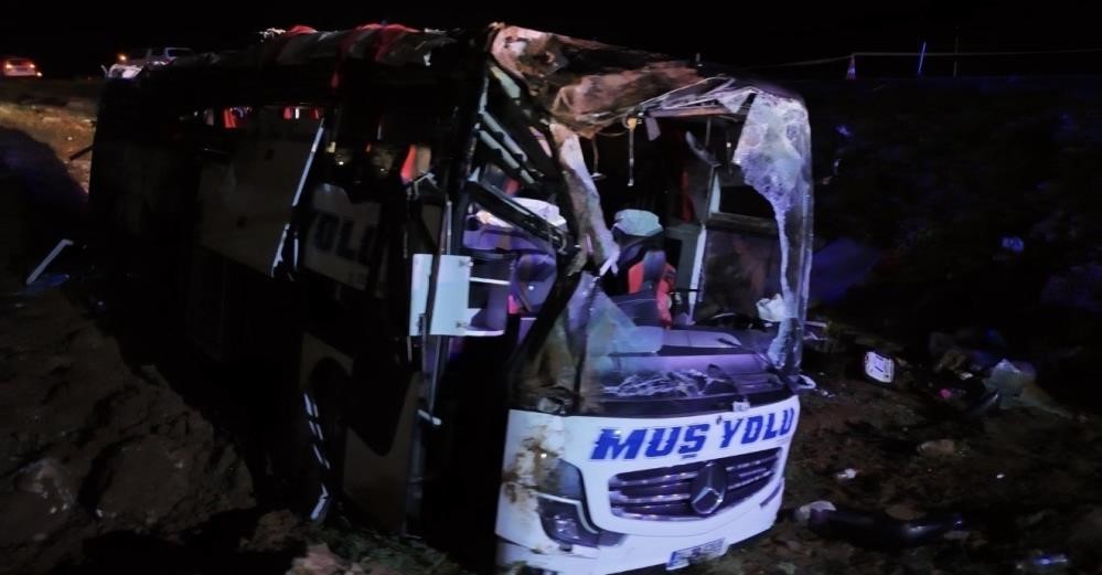 Malatya'nın Doğanşehir ilçesinde Otobüsün Devrilmesiyle 3 Kişi Yaşamını Yitirdi