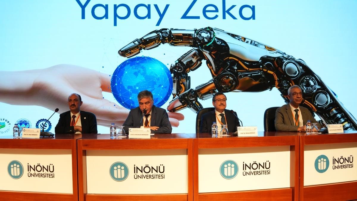 İnönü Üniversitesi'nde Uzmanlar,Yapay Zeka Konulu Kongrede Bir Araya Geldi