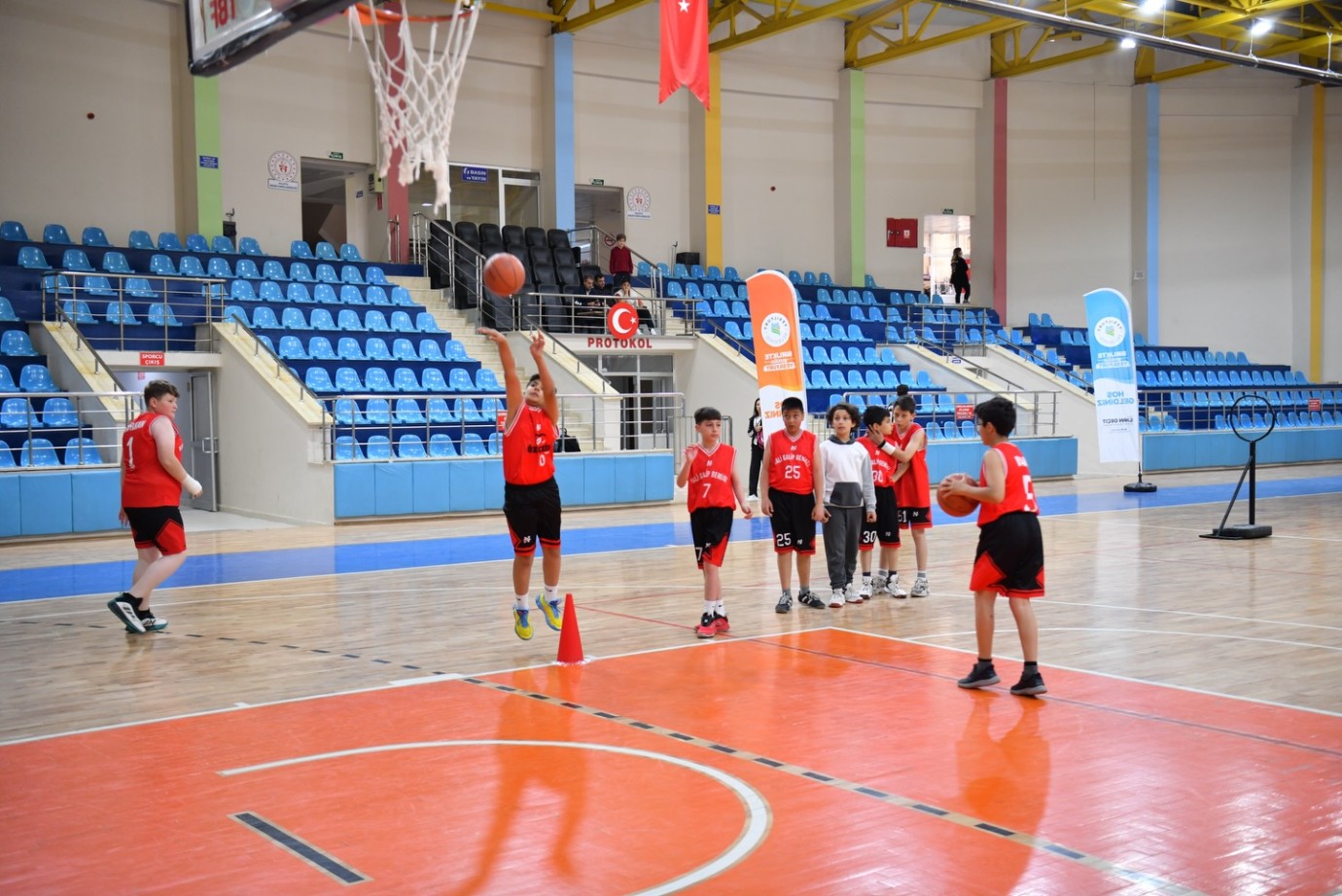 Yeşilyurt Belediyesi’nin Düzenlediği Basketbol Turnuvası Sona Erdi