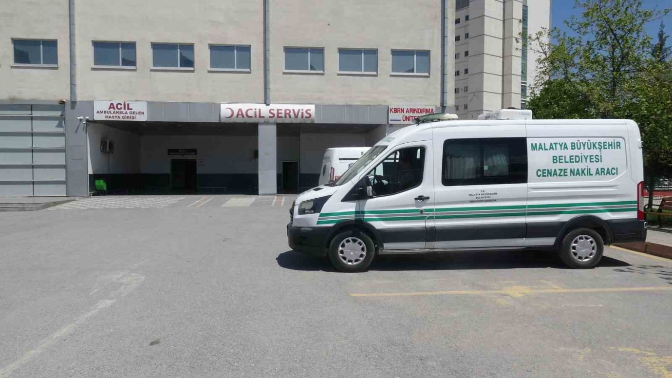 Konteyner Tipi Karavandan Düşen Talihsiz Şahıs Hayatını Kaybetti