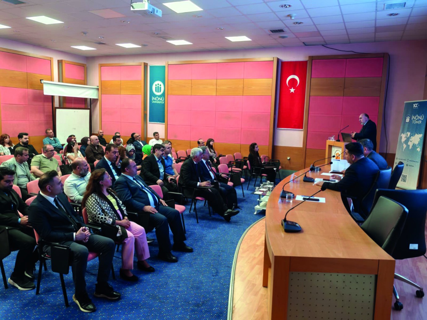 İnönü’de Dijitalleşme ve Yeni Nesil Dil Sınavları Masaya Yatırıldı  
