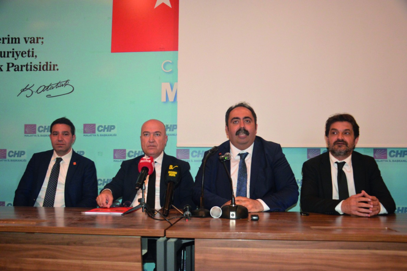 CHP'li Murat Bakan,Veli Ağbaba İtibarsızlaştırılmaya Çalışılıyor