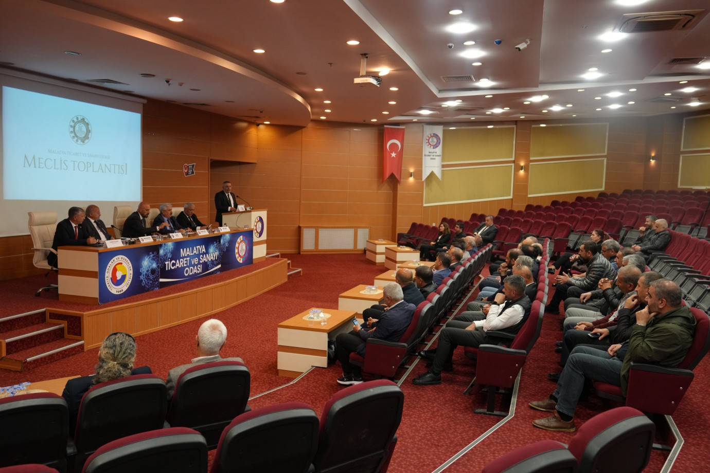 Başkan Sadıkoğlu,''Firmaların Hak Edişlerinin Gecikmesi Sorun Oluyor''