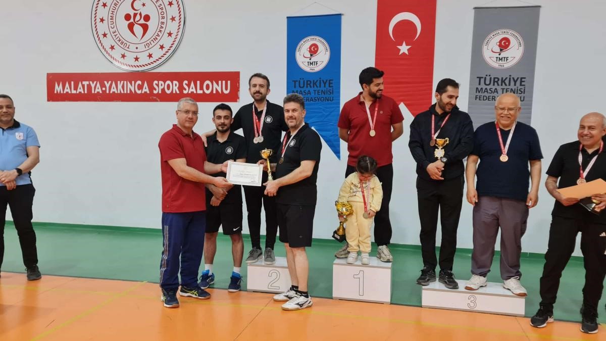 Malatya Gençlik ve Spor İl Müdürlüğü,Masa Tenisi Şampiyonasında Birinci Oldu