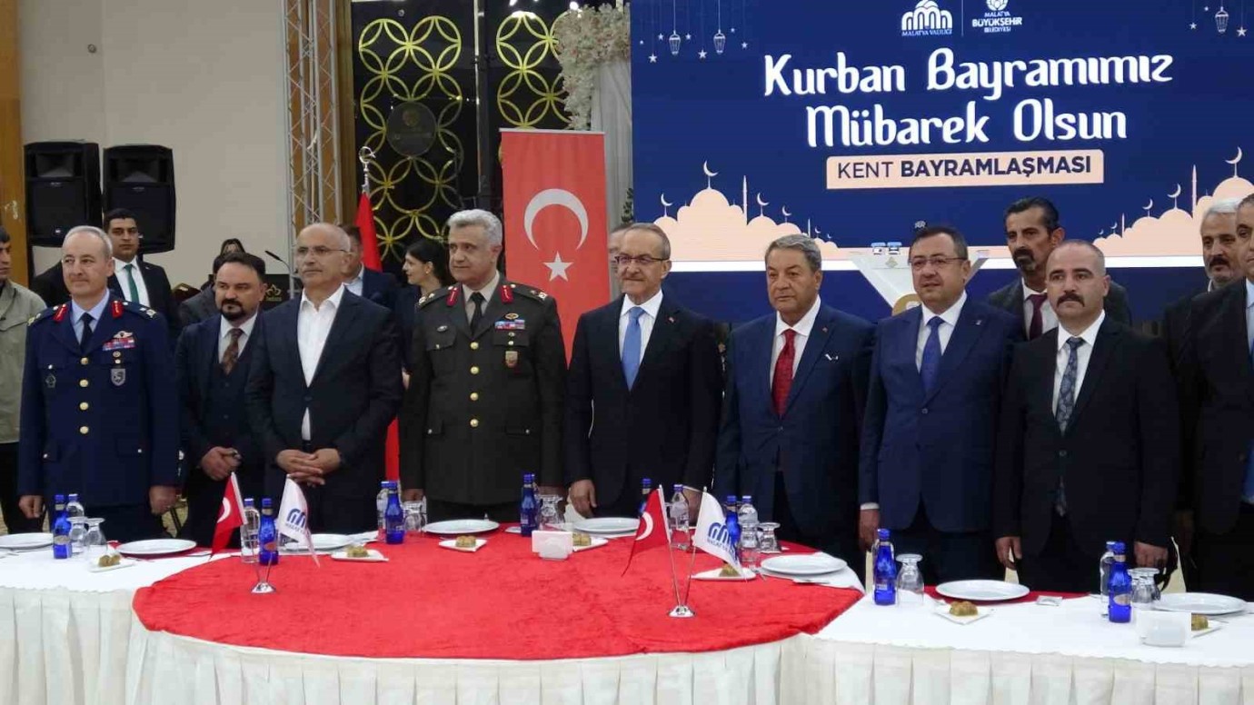 Malatya’da Resmi Bayramlaşma Töreni Gerçekleştirildi