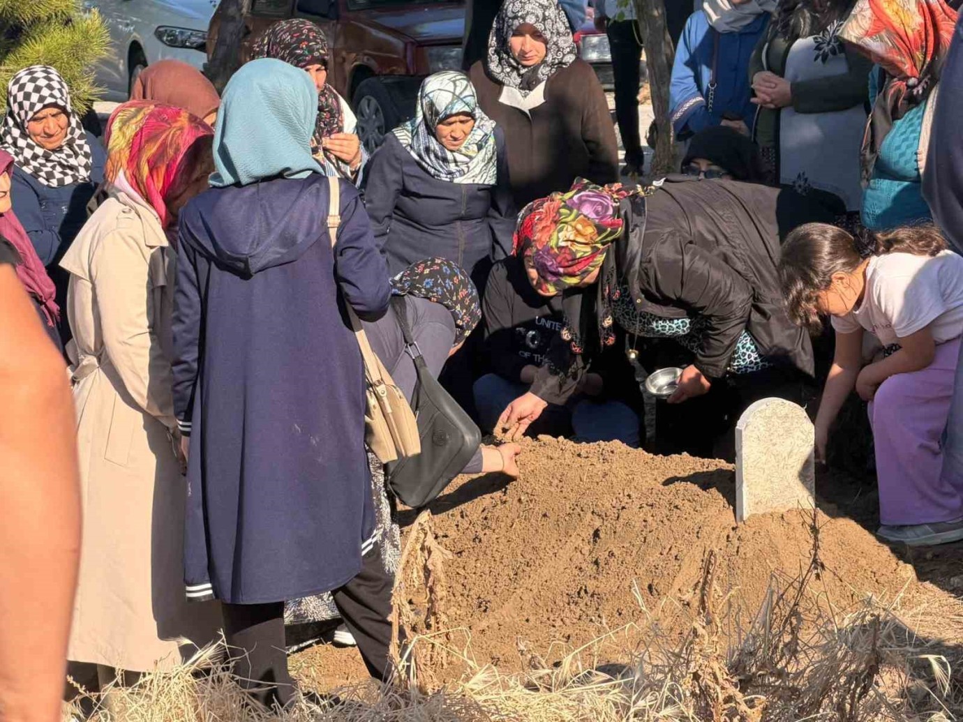 Elazığ'da Eşi Tarafından Öldürülen Kadın Malatya’da Toprağa Verildi